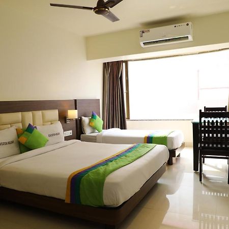 Staycation Holiday Nova Bombaim Exterior foto