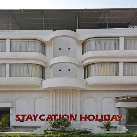 Staycation Holiday Nova Bombaim Exterior foto