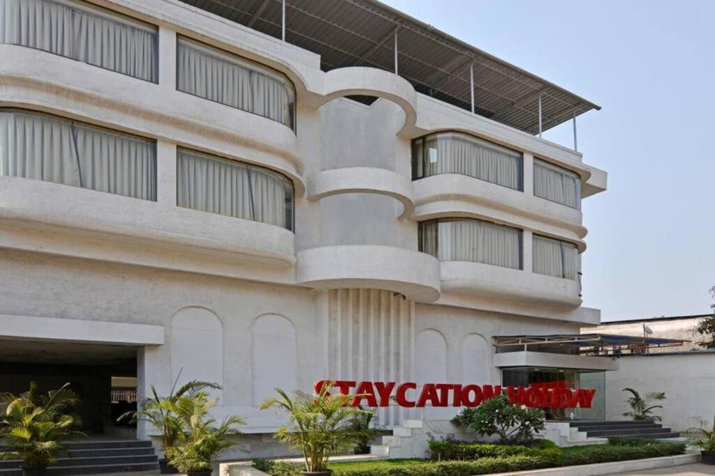 Staycation Holiday Nova Bombaim Exterior foto