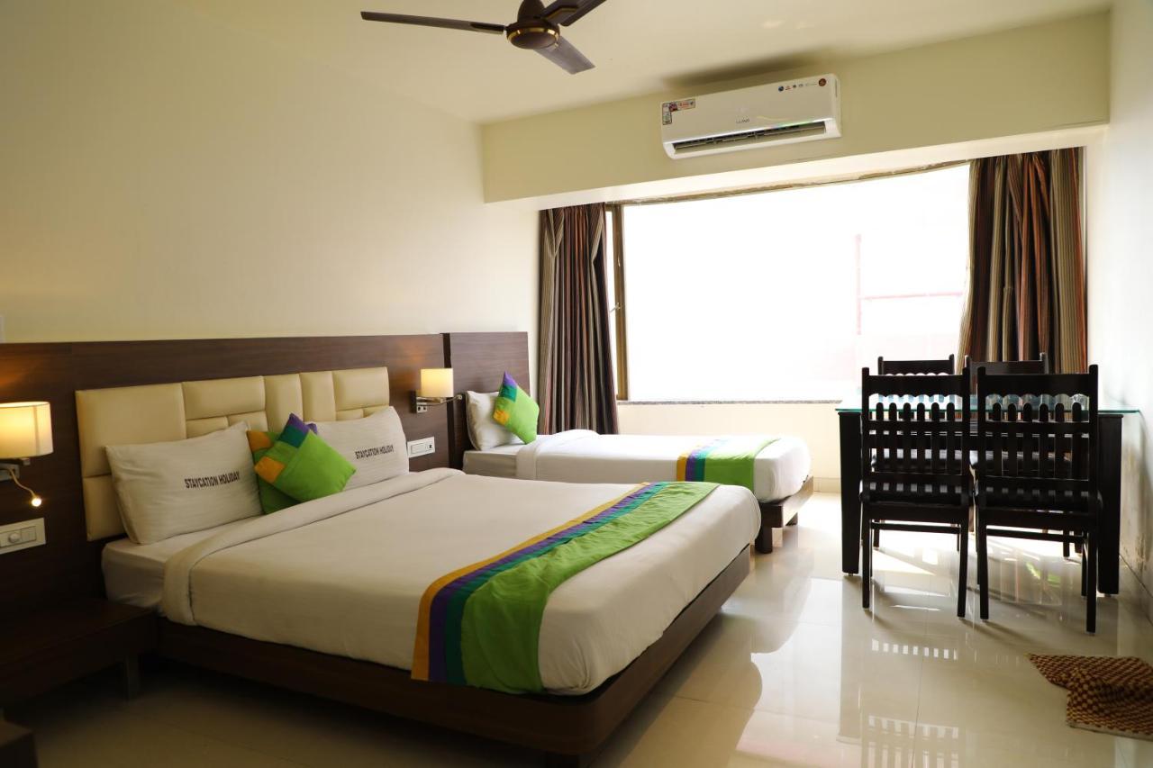 Staycation Holiday Nova Bombaim Exterior foto