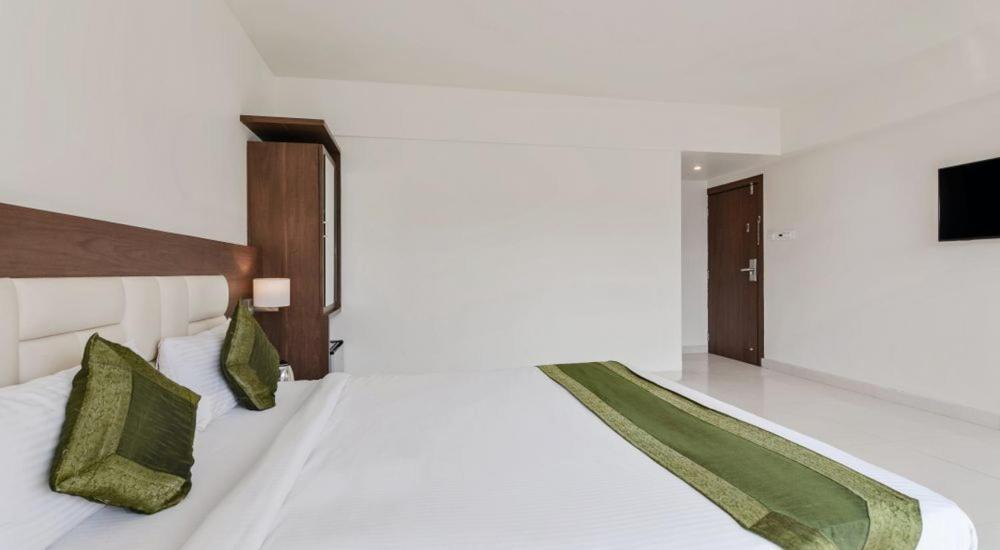 Staycation Holiday Nova Bombaim Exterior foto