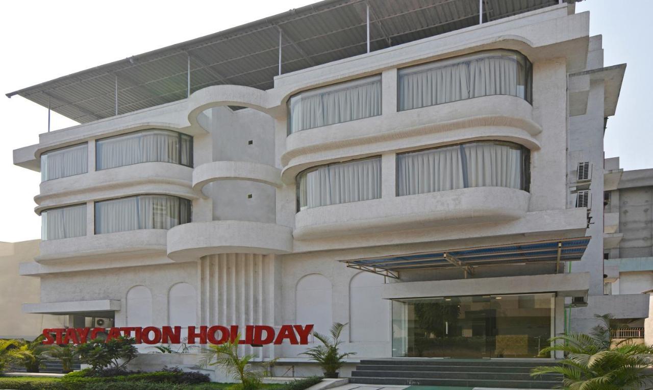 Staycation Holiday Nova Bombaim Exterior foto