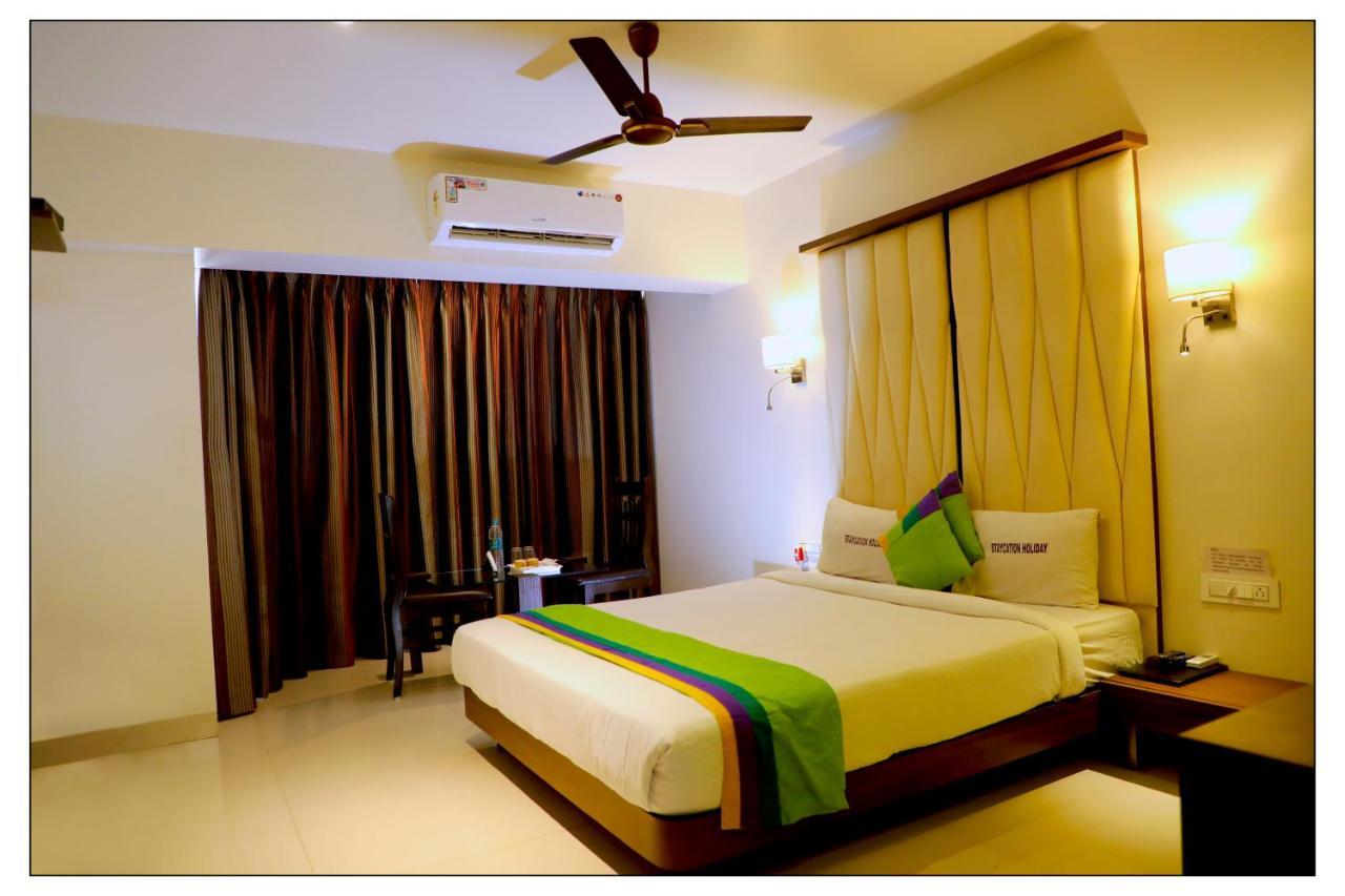 Staycation Holiday Nova Bombaim Exterior foto